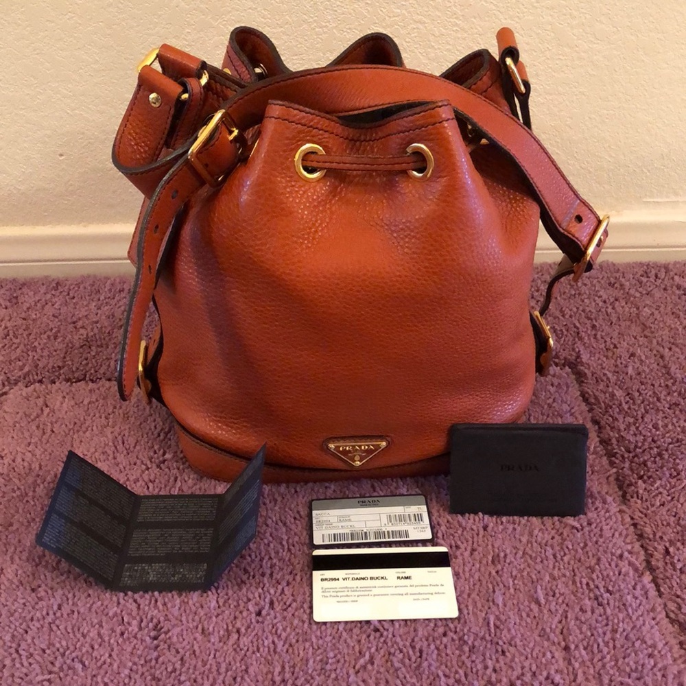 💯 AUTHENTIC ♥️ Prada Vit Daino Buckl